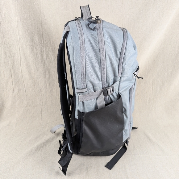 The North Face Router Backpack Gray White - Picture 5 of 11